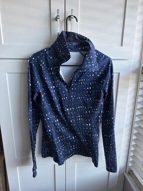 Women’s Under Armour long sleeve “dri fit”